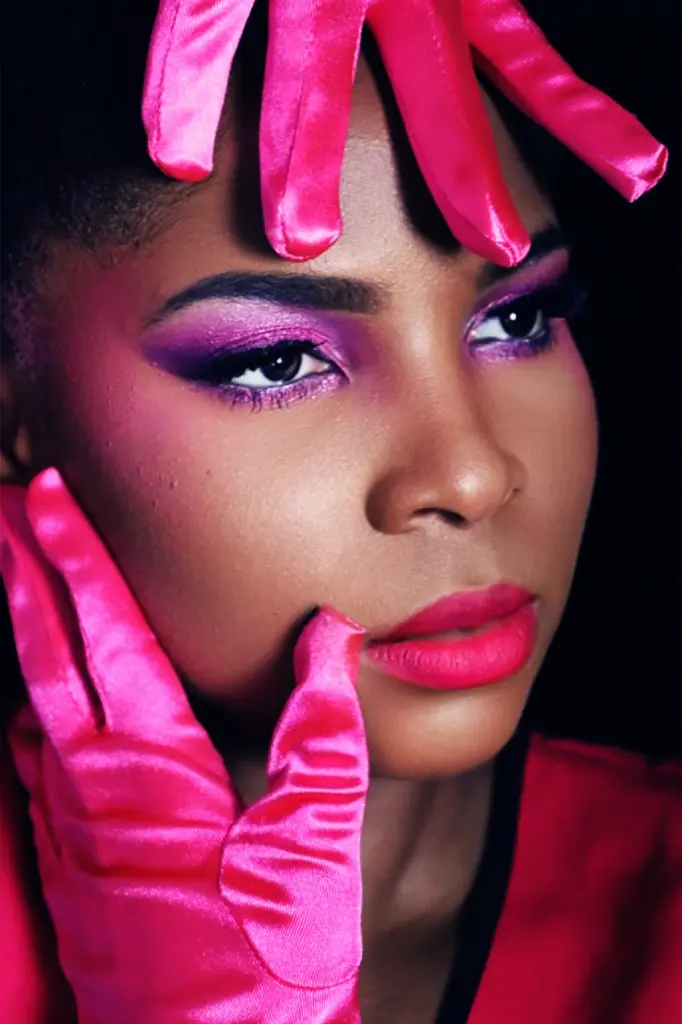 Maquillage des yeux violet avec la palette Moonlight